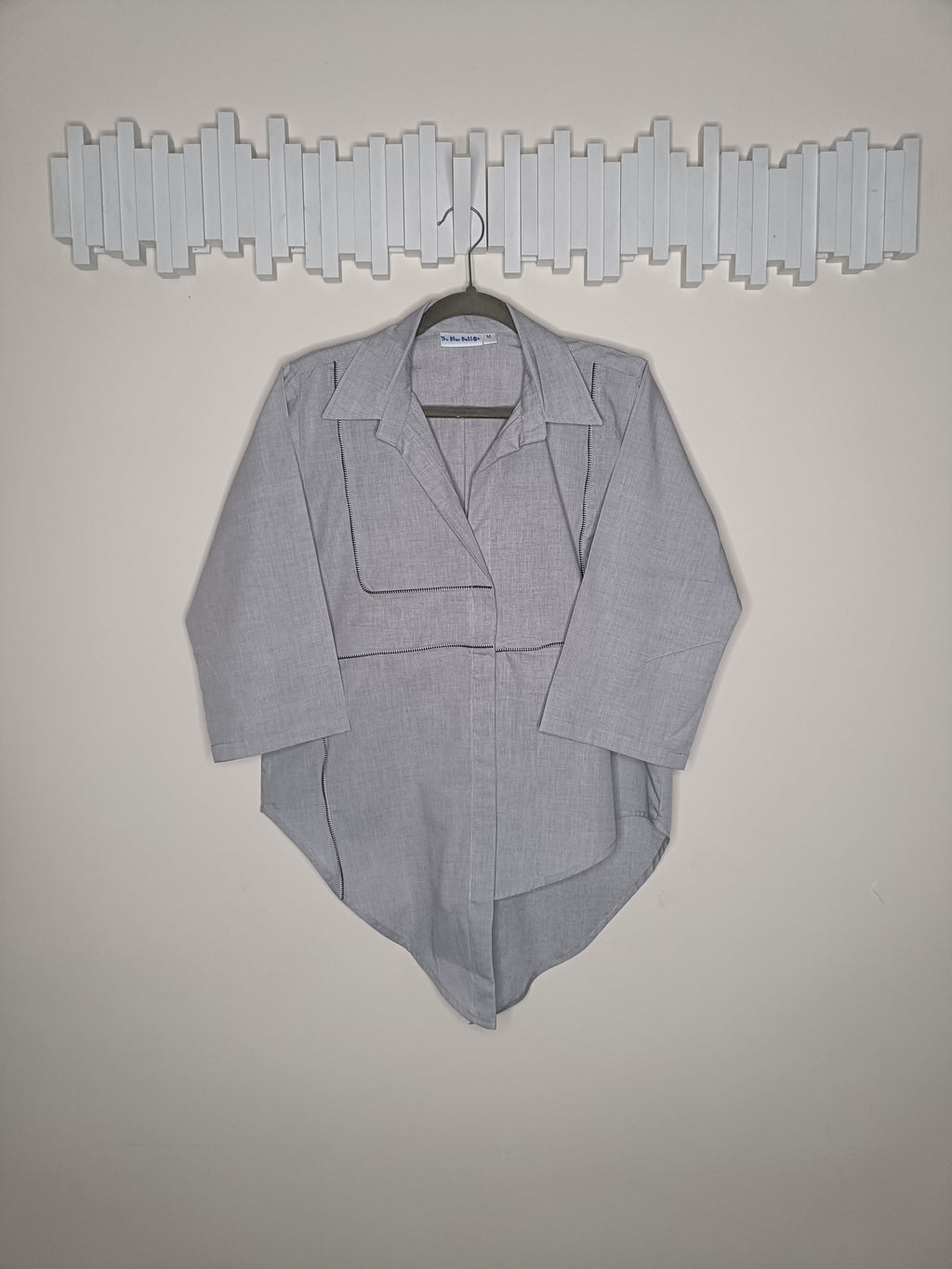 Square line shirt